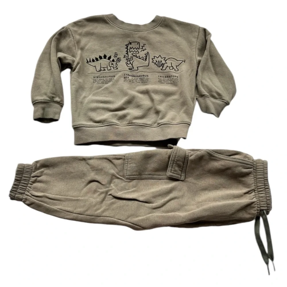H&M Dino Outfit
